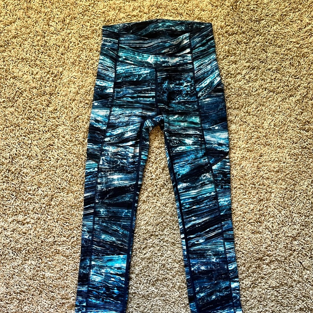 Lululemon Capri leggings. Size 2. Like new!